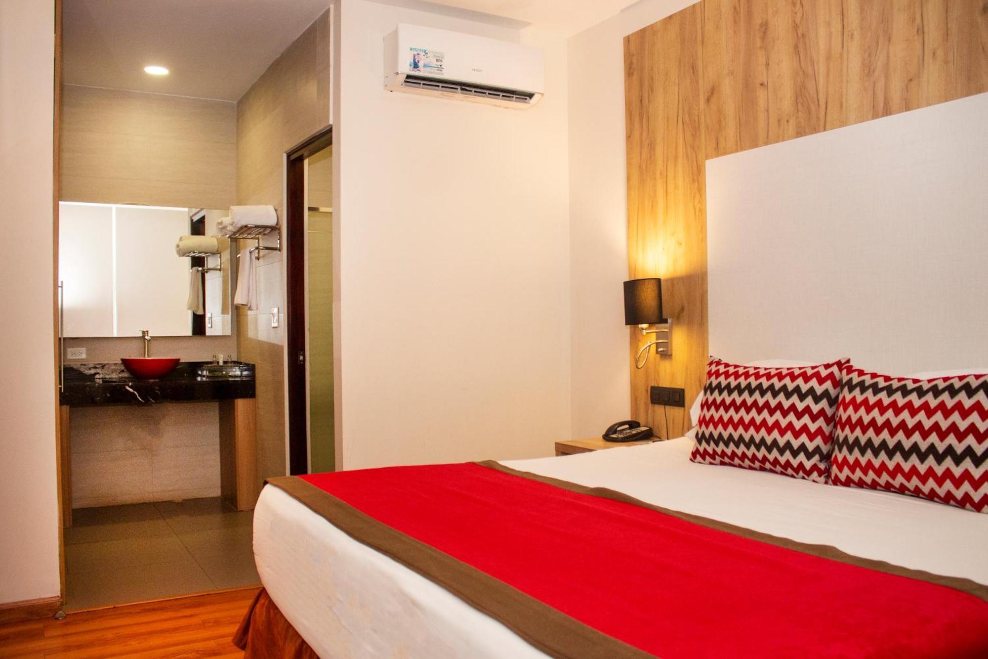 Ramada By Wyndham Panama Via Argentina Hotel Kültér fotó