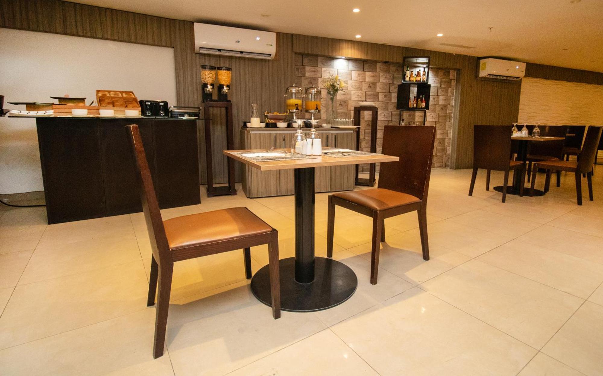 Ramada By Wyndham Panama Via Argentina Hotel Kültér fotó