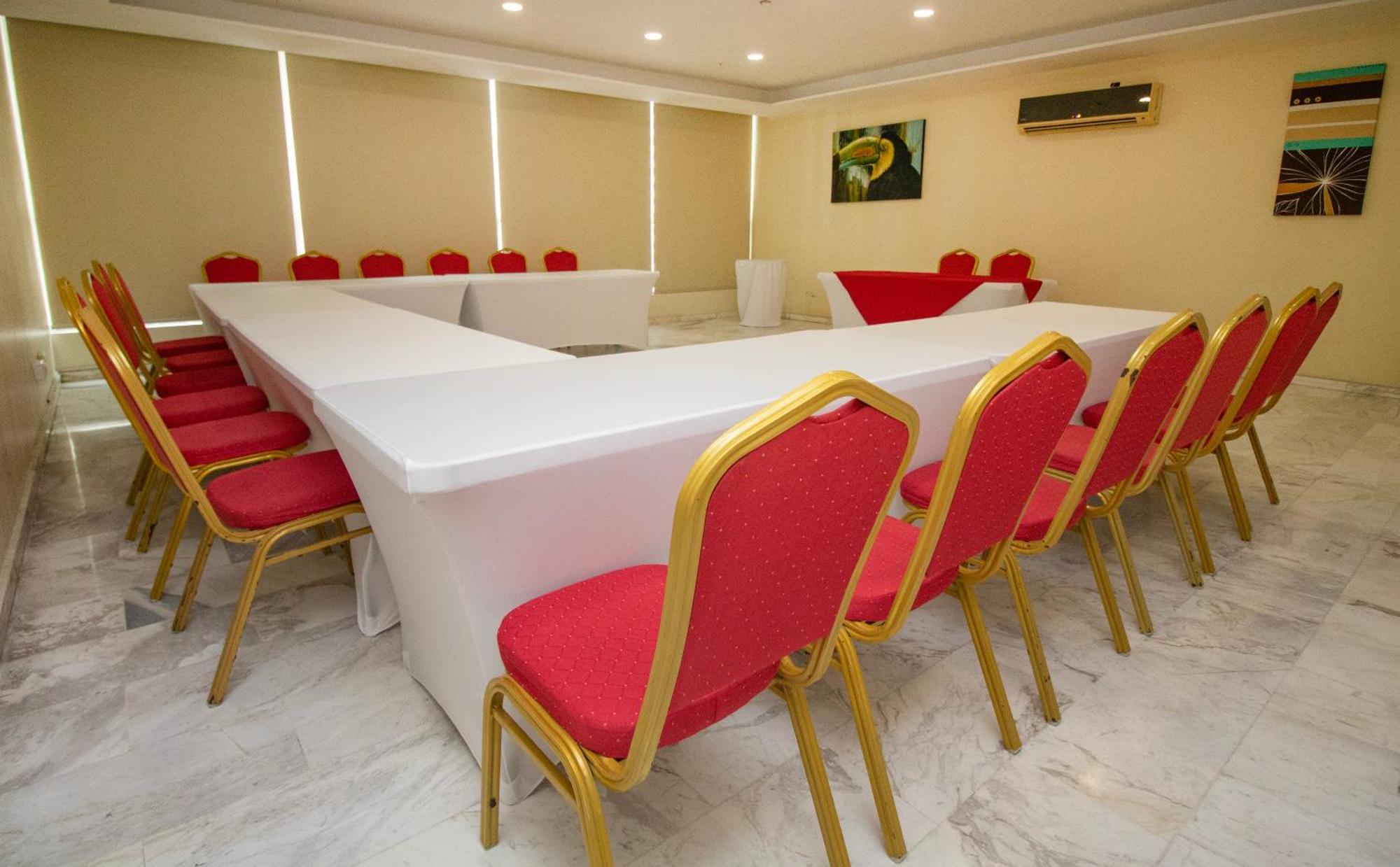Ramada By Wyndham Panama Via Argentina Hotel Kültér fotó